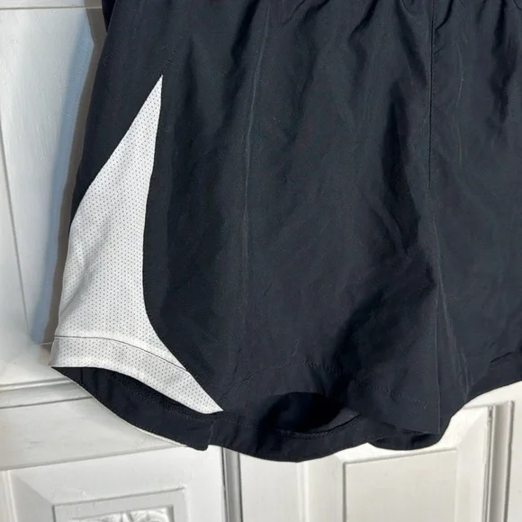 Nike NWT Black & White Swoosh Logo Stay Cool Running Shorts Size Medium - Picture 3 of 14